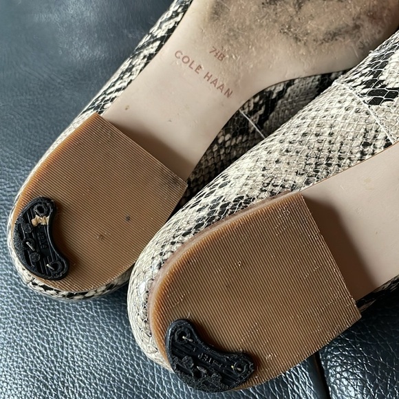 Cole Haan Snakeskin Flats Size7.5B Stylish Business QuietLuxury Elegant Feminine - Picture 9 of 12